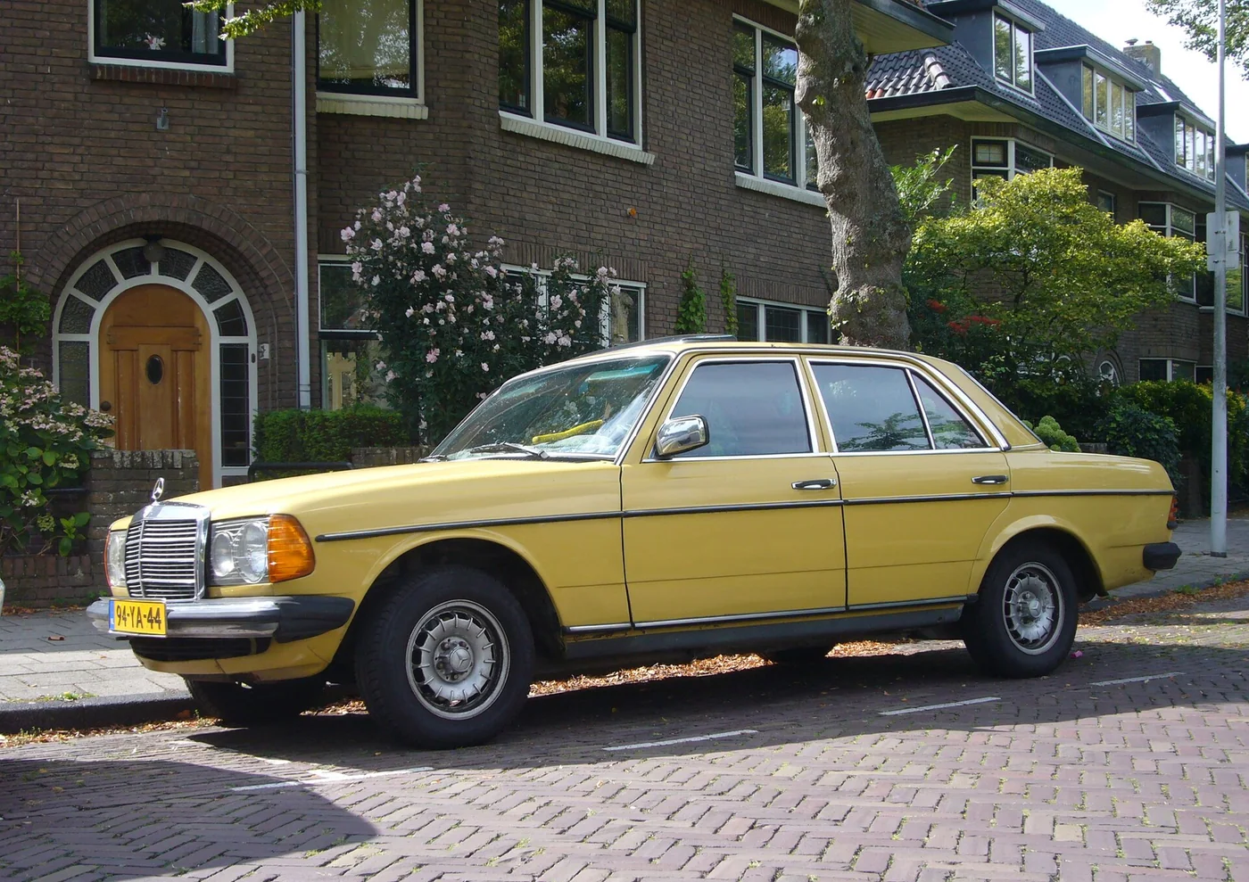 1976 Mercedes-Benz 240 D (W123)